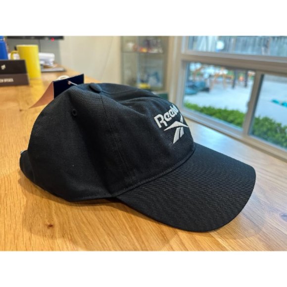 Men Women Black Cotton Medium Curved Brim Reebok Vector Logo Cap main image 10